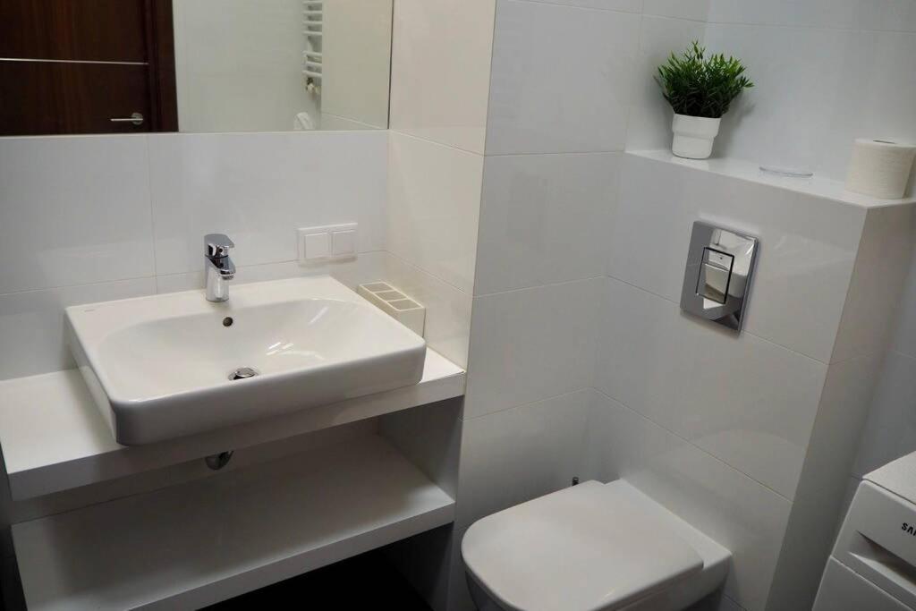 Wilanow Apartment Close To Town Hall And Palace วอร์ซอ ภายนอก รูปภาพ